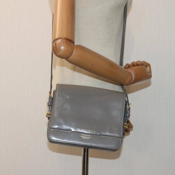 BURBERRY Shoulder Bag Patent leather Gray Gold Auth bs17639 - Picture 3 of 16